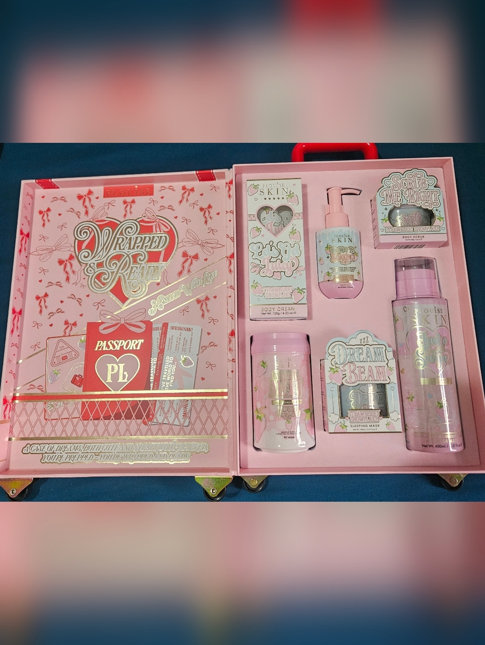 Pink Wrapped Dream Body Care Gift Set - House of Skin